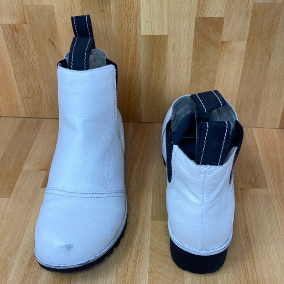 JBU Boots - Picture 7 of 10